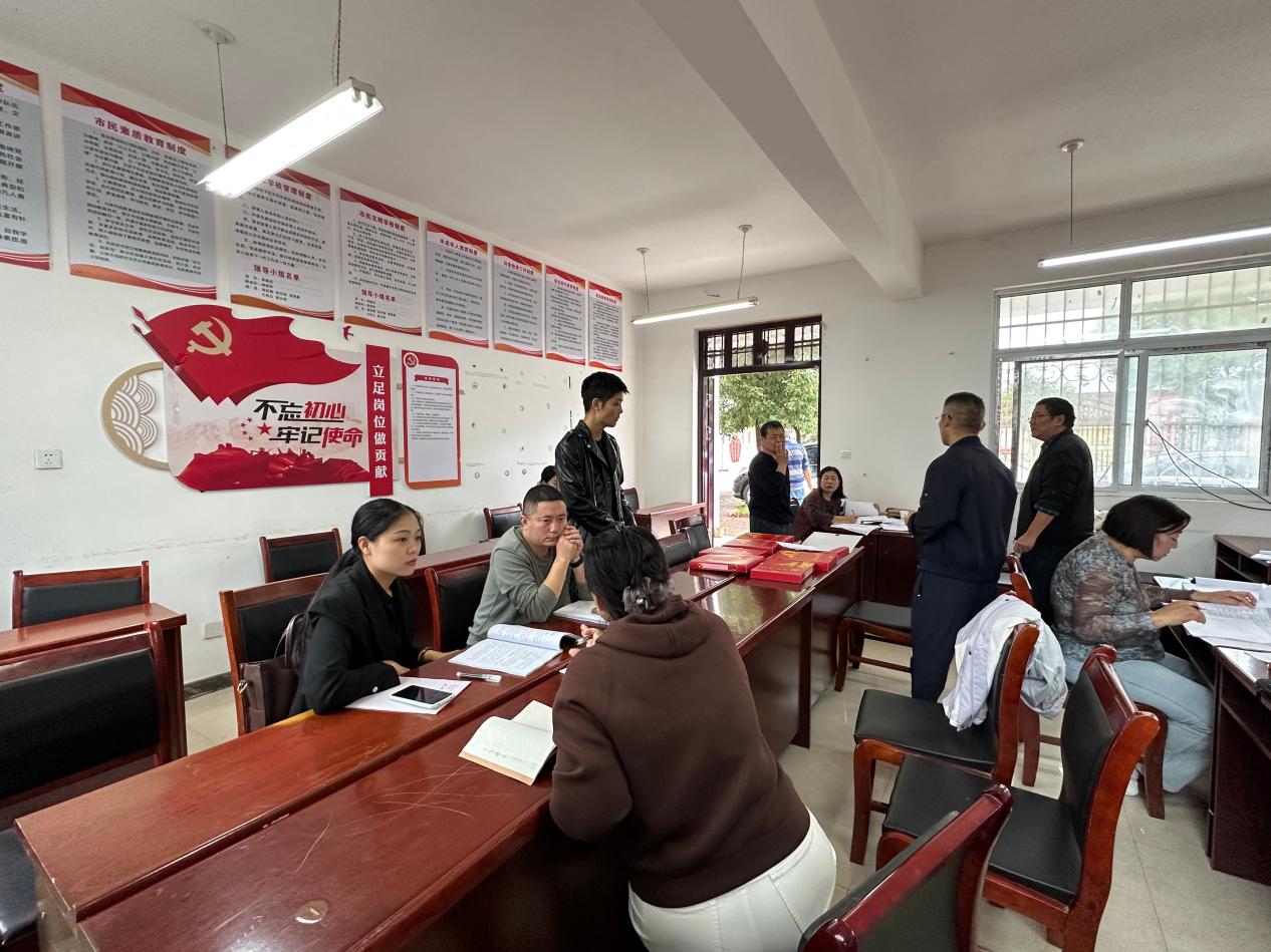 法治护航「三资」——河南德秀律师送法进林庄村 法治护航「三资」——河南德秀律师送法进林庄村