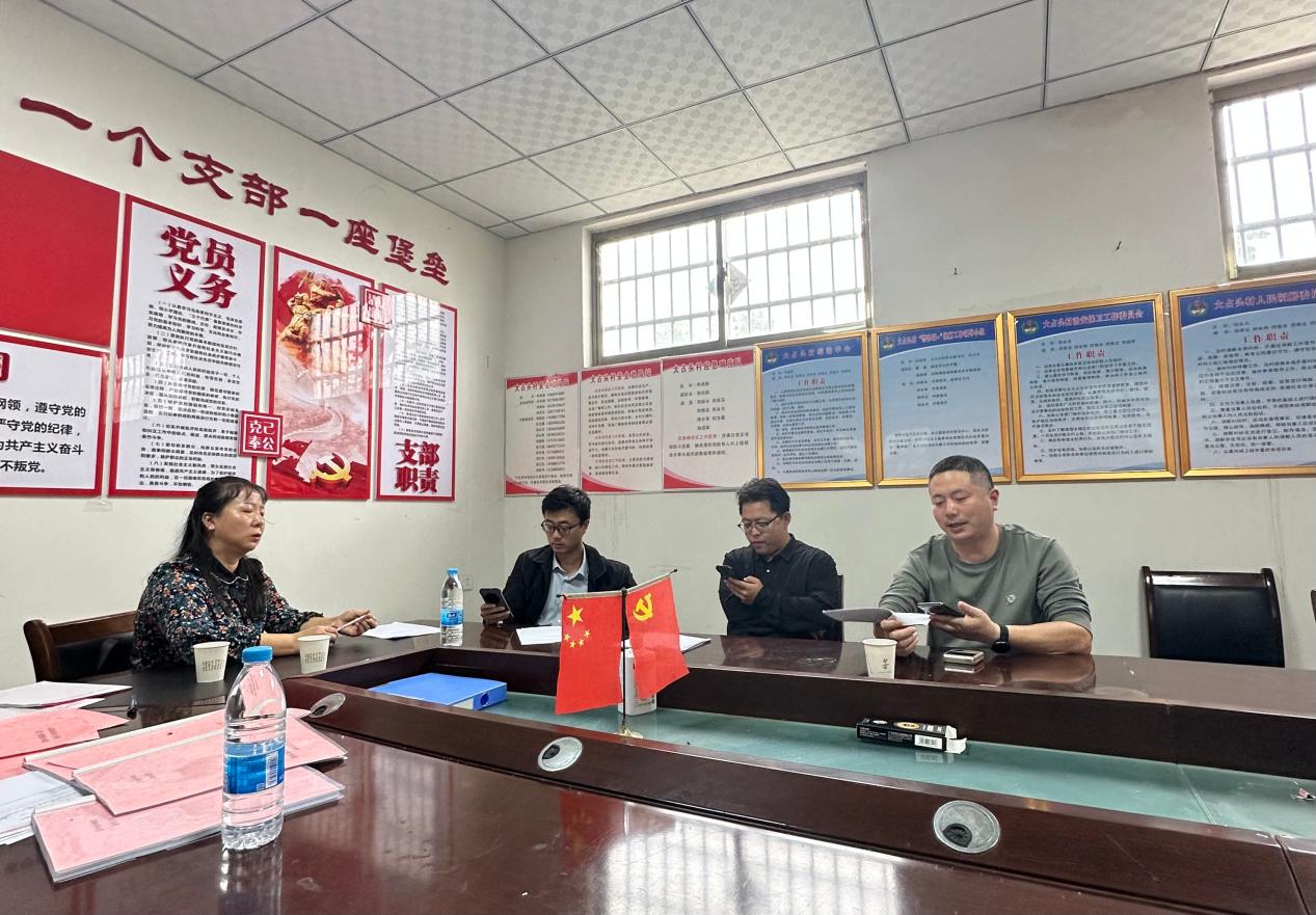 法律风险防在前 河南德秀律师送法进大占头村 法律风险防在前 河南德秀律师送法进大占头村